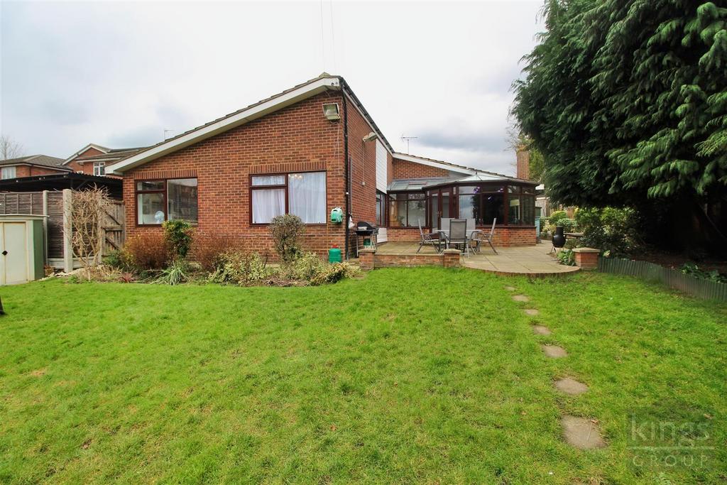 Postwood Green, Hertford Heath, Hertford 4 bed bungalow £755,000