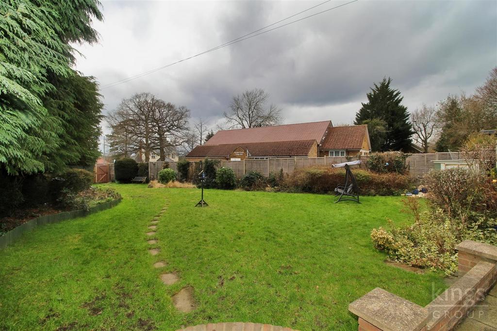 Postwood Green, Hertford Heath, Hertford 4 bed bungalow £755,000