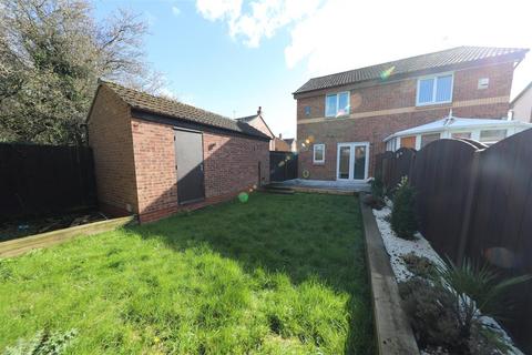 2 bedroom semi-detached house for sale, Yorkshire Close, Hull