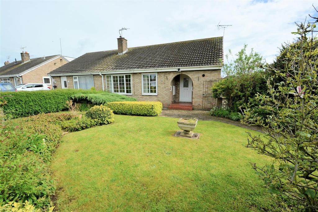 Dane Avenue, Thorpe Willoughby, Selby 3 bed semidetached bungalow for