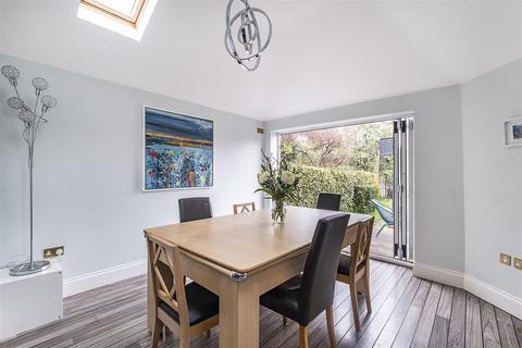 94 Hook Road, Epsom, KT19 8TR