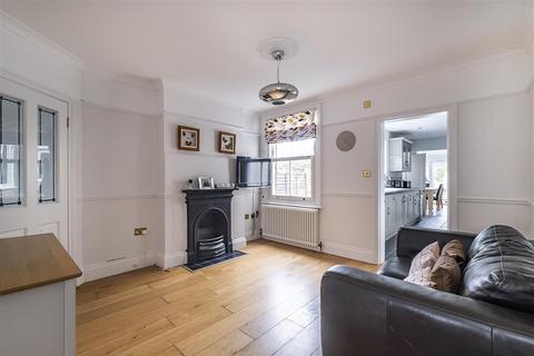 94 Hook Road, Epsom, KT19 8TR