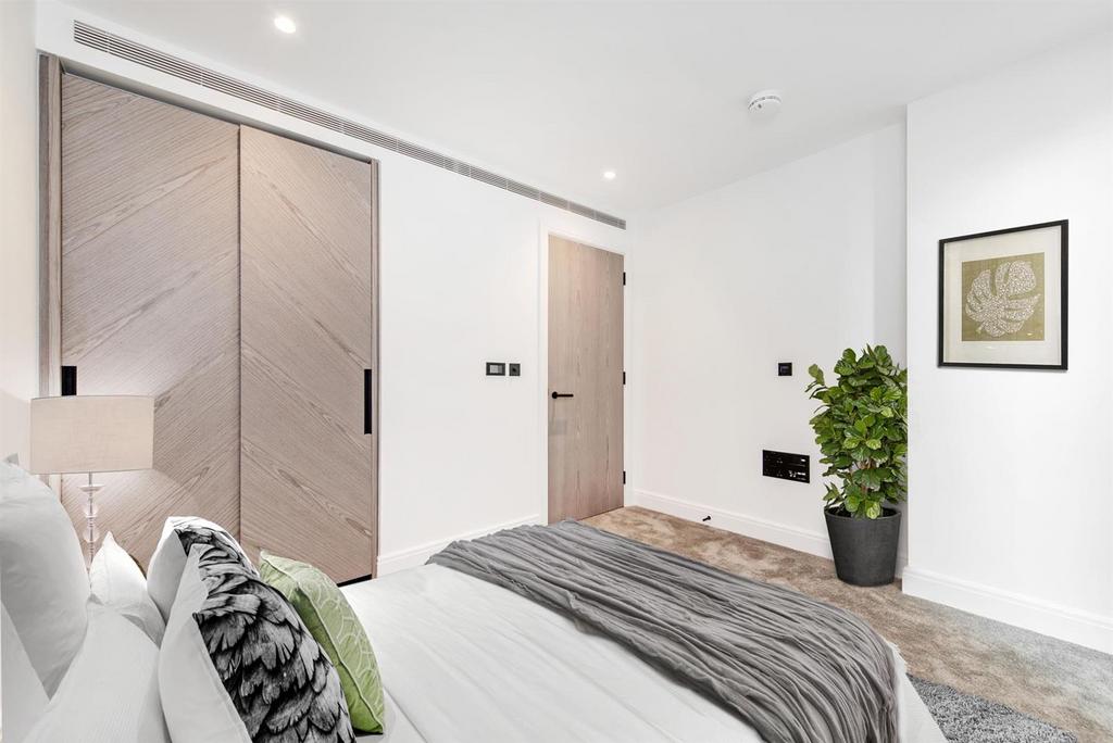BEDROOM.jpg