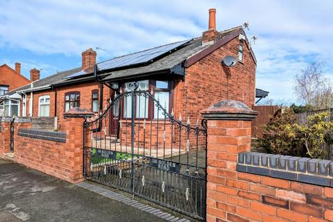 4 bedroom semi-detached bungalow for sale - Holden Road, Leigh