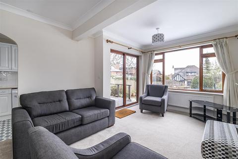 2 bedroom bungalow for sale - Oakmead Green, Epsom