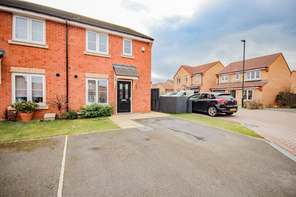 Close, Galley Hill, Guisborough, TS14 8LZ 3 bed semidetached