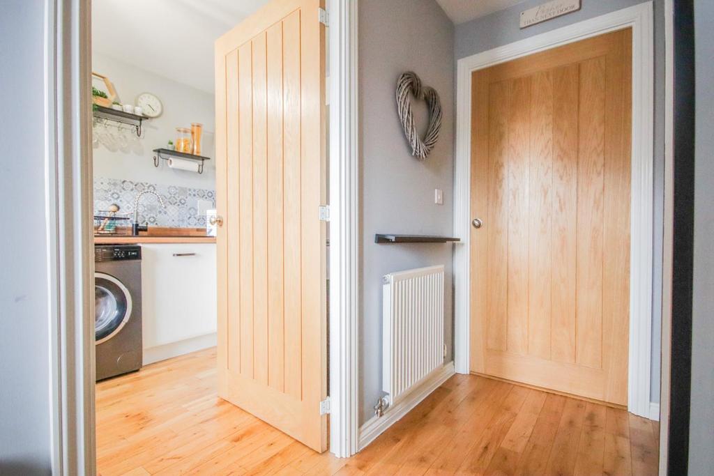 Close, Galley Hill, Guisborough, TS14 8LZ 3 bed semidetached