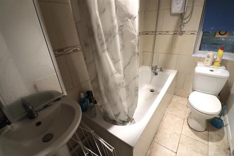 30a Medina Road, London, N7 7JU