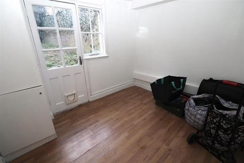30a Medina Road, London, N7 7JU