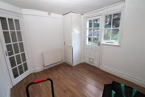 30a Medina Road, London, N7 7JU