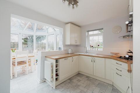 28 The Driftway, Banstead, SM7 1LX