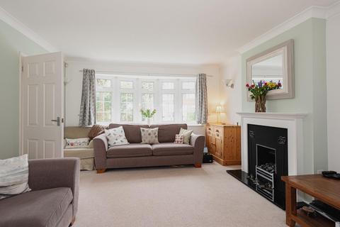 28 The Driftway, Banstead, SM7 1LX