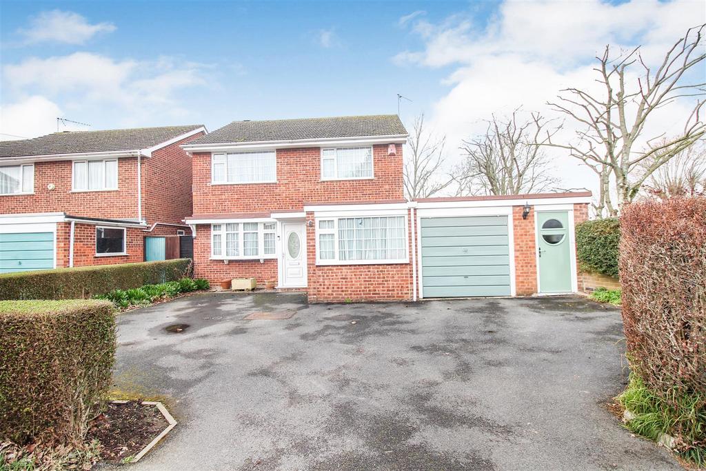 Lewis Road, Radford Semele, Leamington Spa 3 bed detached house for