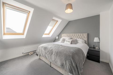 23 Bobeche Place, Kingswinford, DY6 7LU