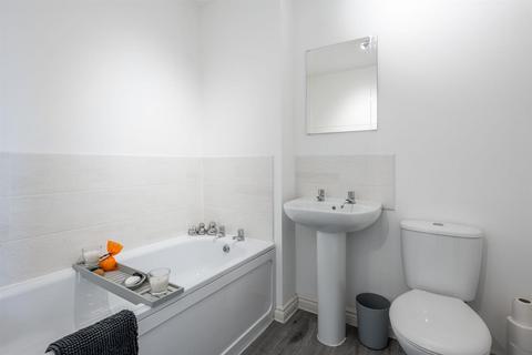 23 Bobeche Place, Kingswinford, DY6 7LU