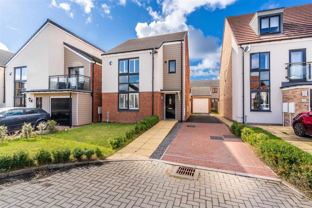 Iveston Avenue, Great Park, Gosforth... 3 bed detached house £255,000