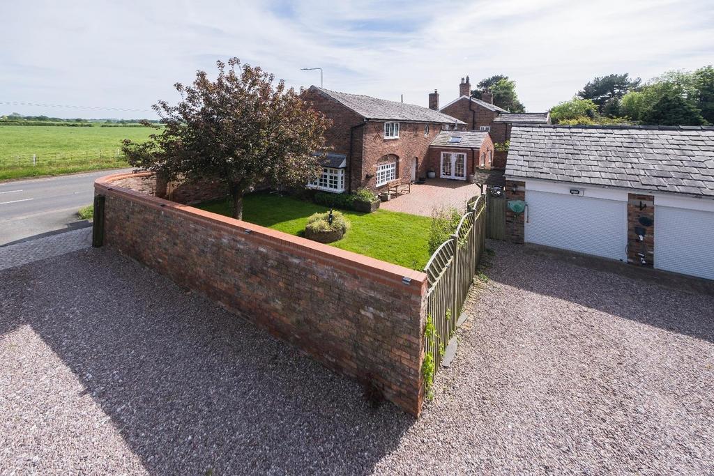 Kelsall Road, Tarvin 5 bed barn conversion for sale £725,000