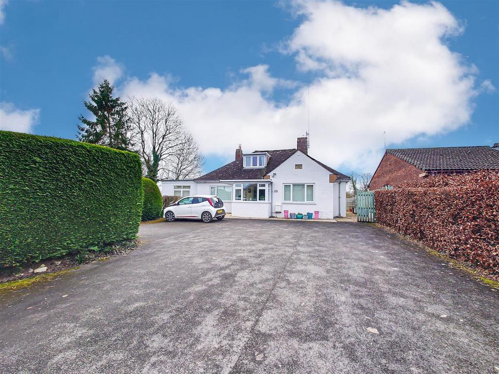 St Ediths Marsh, Bromham 4 bed detached house £550,000