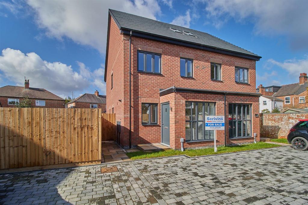 Willowbank Road, Hinckley 3 bed semidetached house £290,000