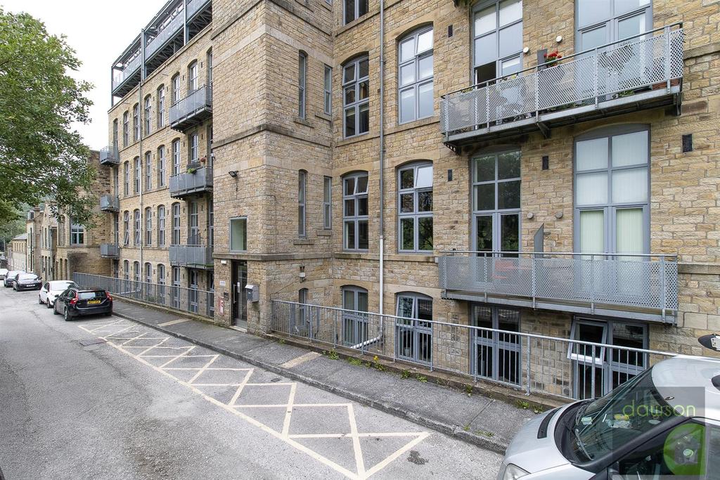 Park Road, Elland 2 bed apartment £650 pcm (£150 pw)