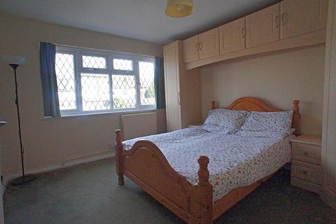 2 bedroom maisonette for sale - Dorchester Gardens, London
