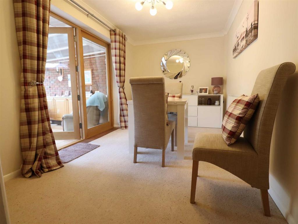 Swanmere Park, Ellesmere 3 bed semidetached house for sale £235,000