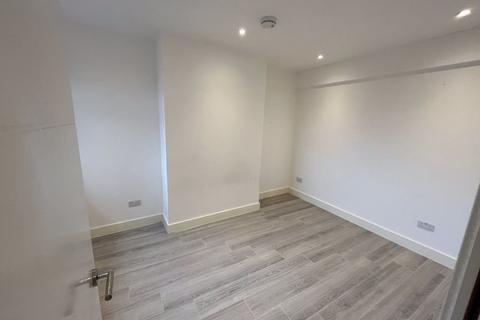 1 bedroom flat to rent - The Parade