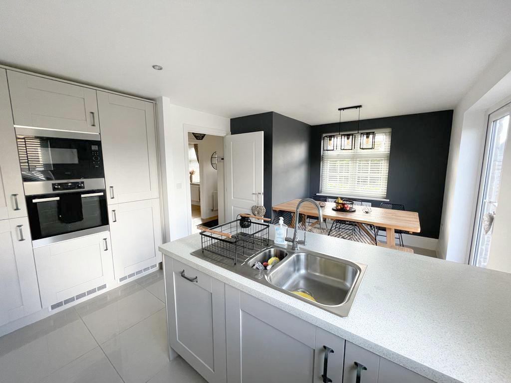 Thornhill Road, Steeton 3 bed detached house £325,000