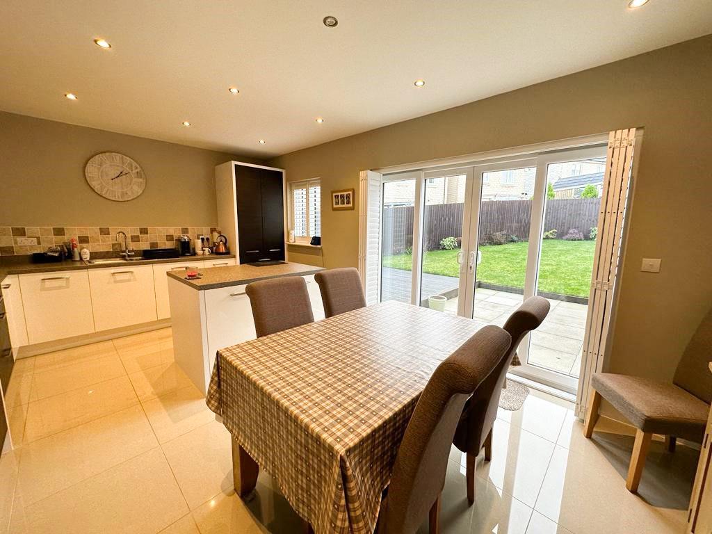 Meadow Drive, Steeton 3 bed detached house for sale £329,950