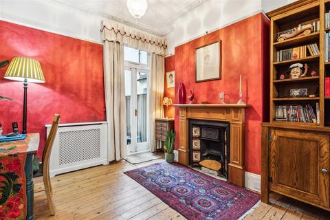 35 Whellock Road, London, W4 1DY