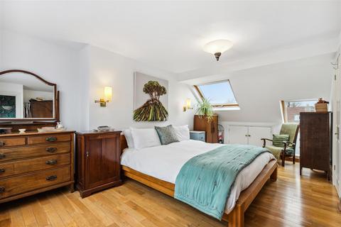 35 Whellock Road, London, W4 1DY