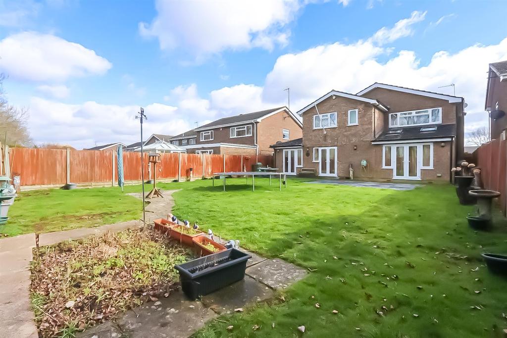 Windmill Hill Drive, Bletchley, Milton Keynes 4 bed detached house for