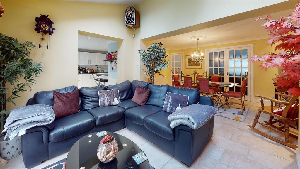 Windmill Hill Drive, Bletchley, Milton Keynes 4 bed detached house for