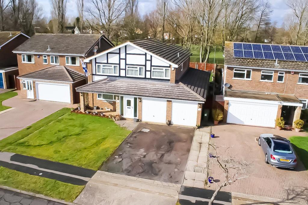 Windmill Hill Drive, Bletchley... 4 bed detached house £650,000