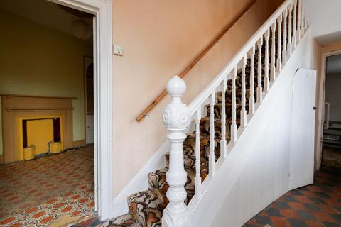 12 Bromfield Place, Penarth, CF64 1HR