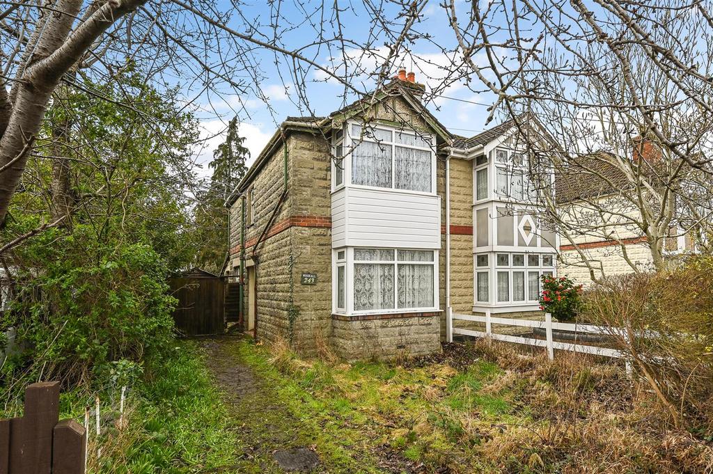 Salisbury Road, Totton, Hampshire 2 bed semidetached house for sale