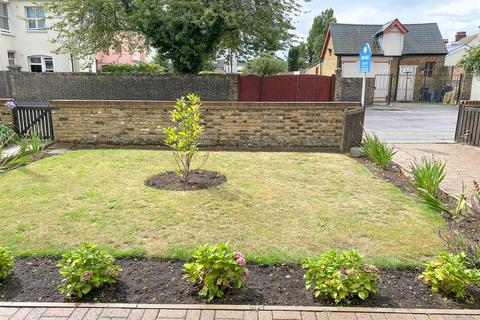 73 Lennox Road, Gravesend, DA11 0ES