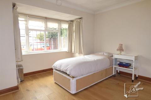 73 Lennox Road, Gravesend, DA11 0ES