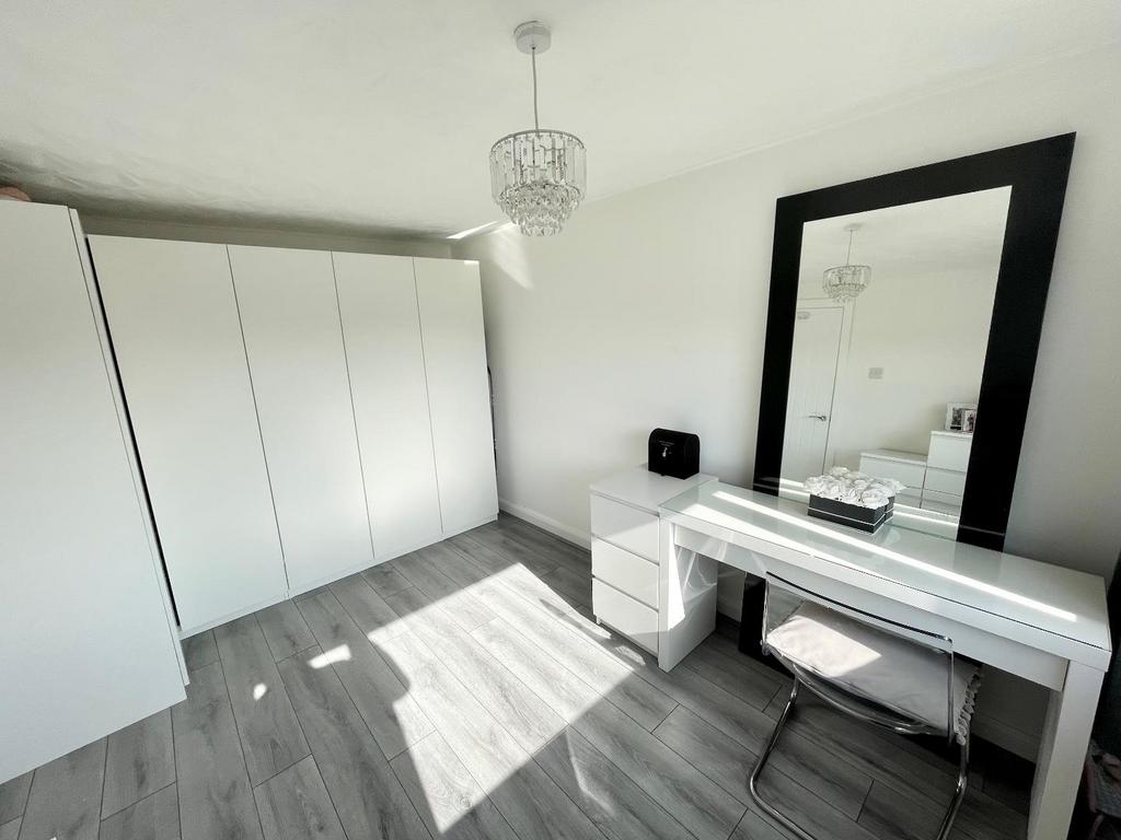 Bedroom 2 (rear)