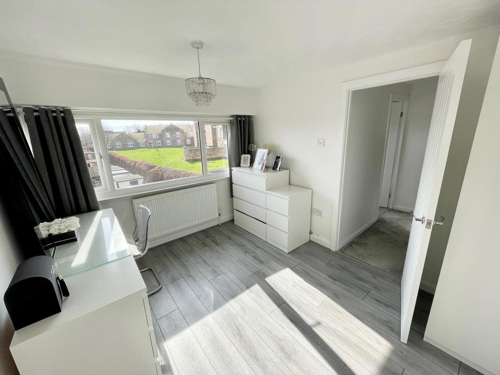 Bedroom 2 (rear)