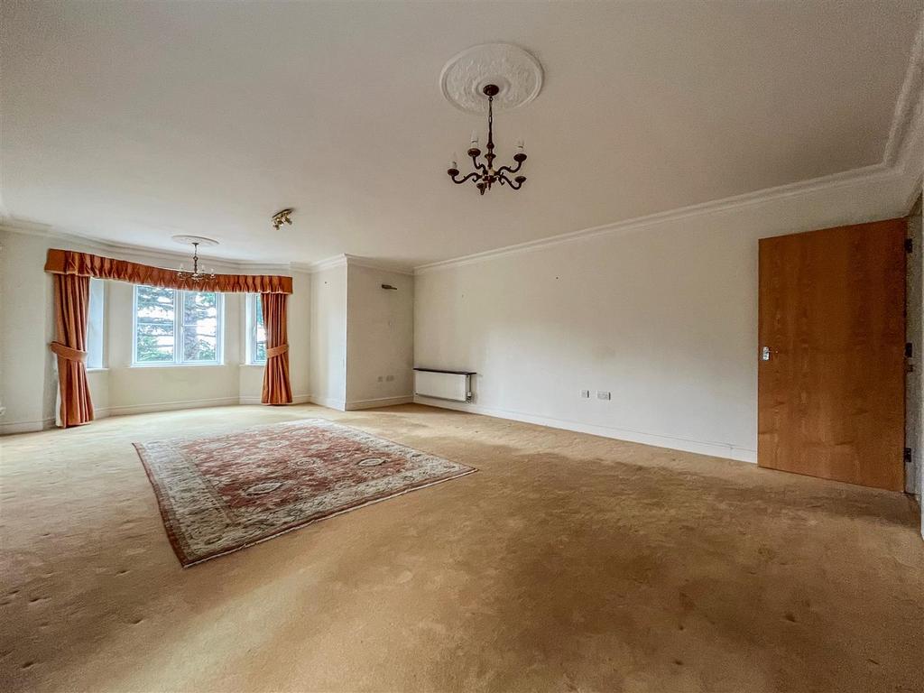 Hive Road, Bushey Heath, Bushey 3 bed apartment for sale £899,950