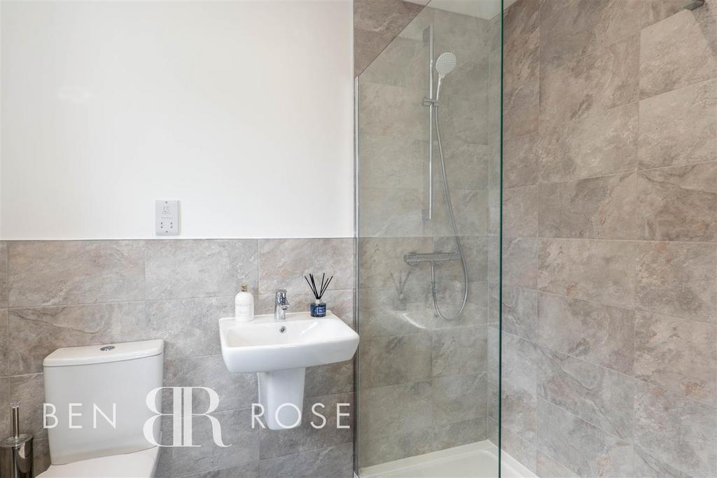 Master Ensuite