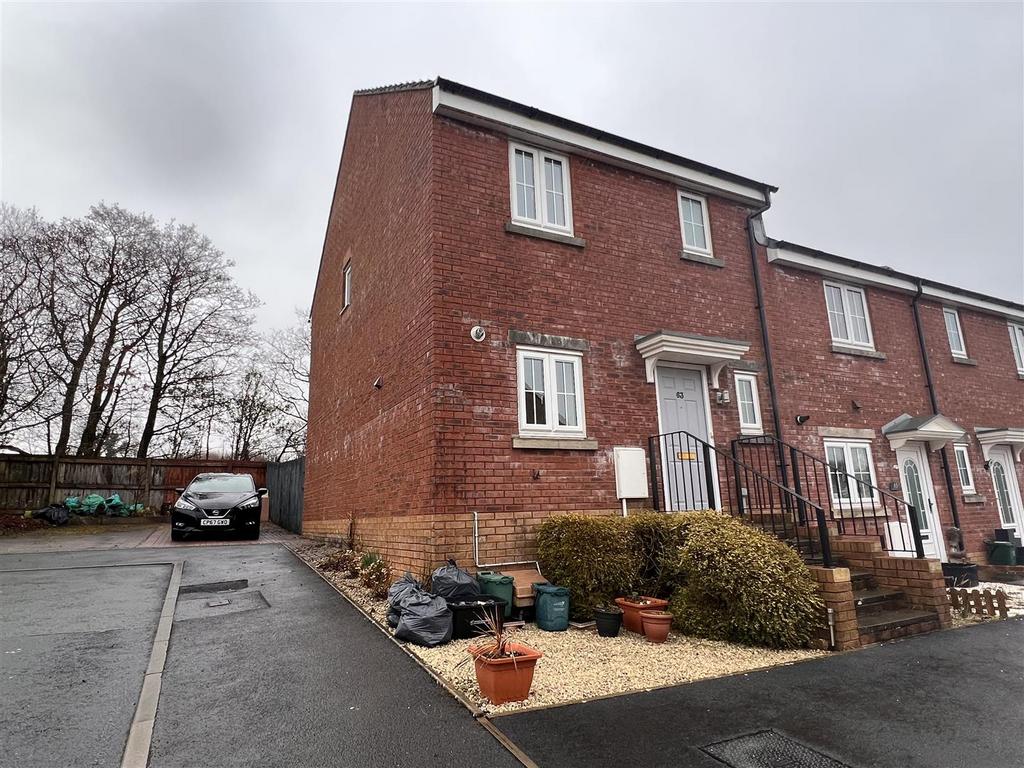 Clos AelYBryn, Penygroes, Llanelli 3 bed end of terrace house for
