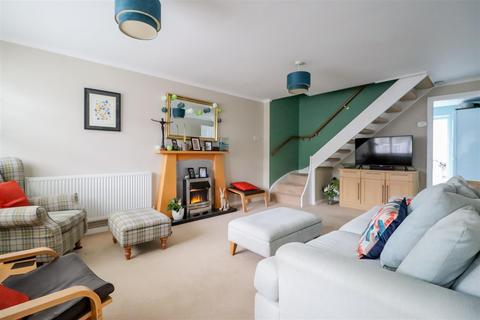 136 Beech Road, Horsham, RH12 4TX
