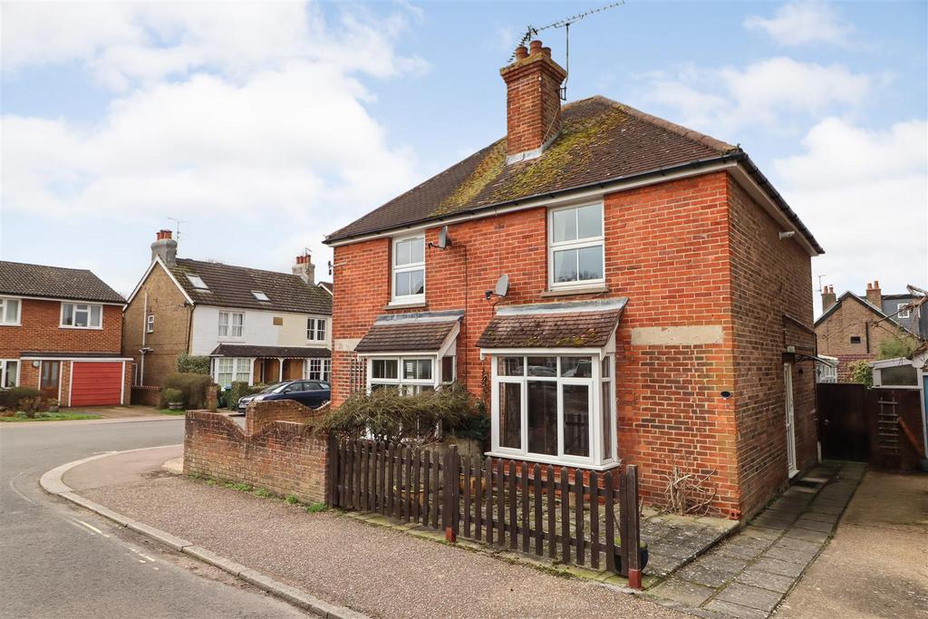 Purton Road, Horsham 2 bed semidetached house £400,000