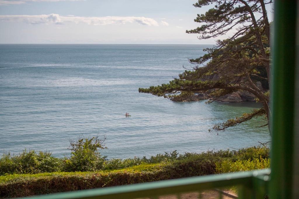 Caswell Bay Court, Caswell, Swansea 2 bed apartment for sale £430,000