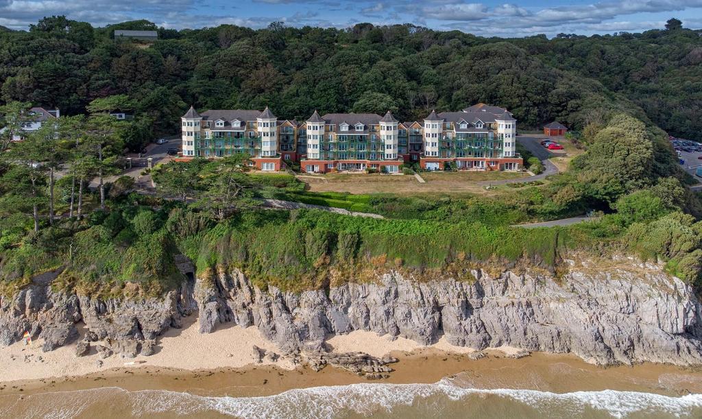 Caswell Bay Court, Caswell, Swansea 2 bed apartment for sale £430,000
