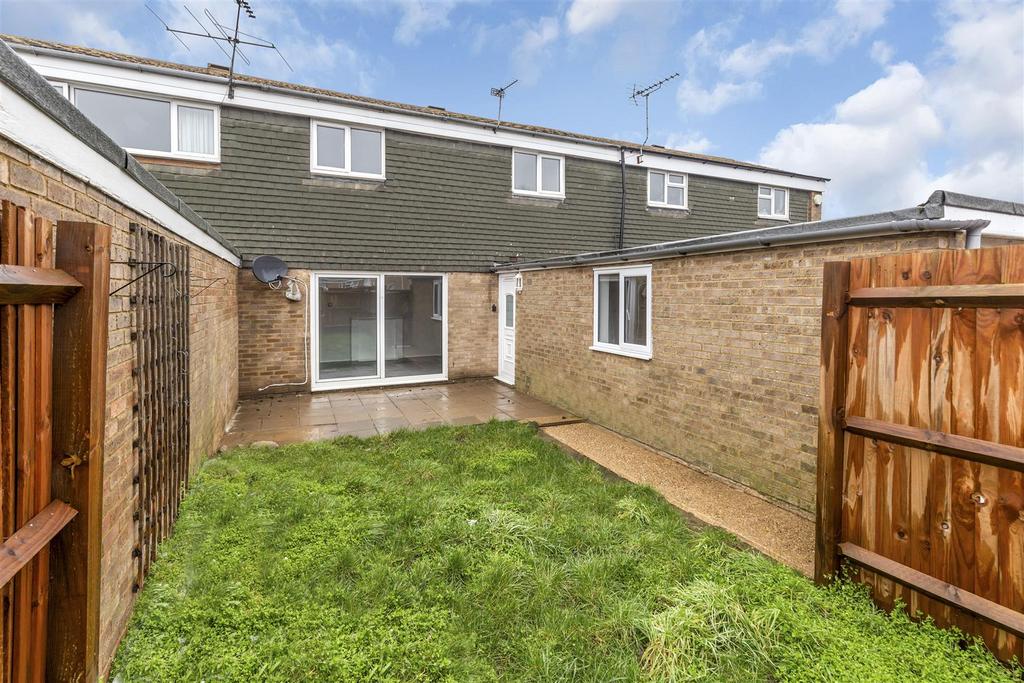 Ripon Road, Stevenage 3 bed terraced house £350,000