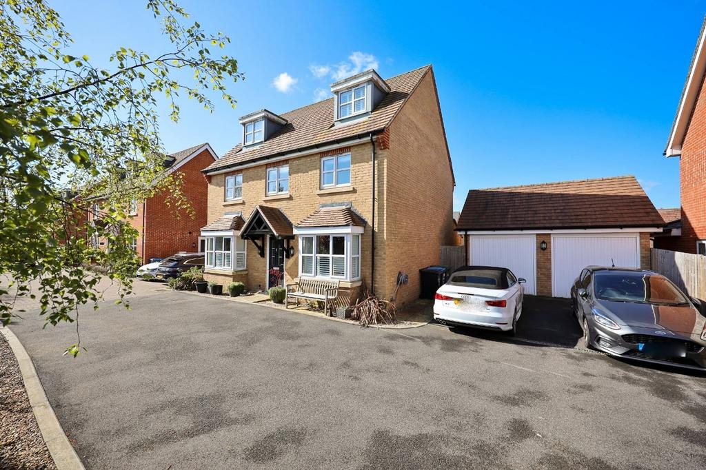 3 The Camellias, off Larkspur Drive, Burgess Hill, West Sussex RH15 0UR
