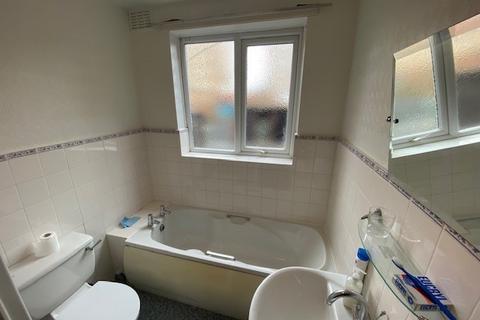 2 bedroom maisonette to rent, Manor Court, 376 Clifton Drive North, Lytham St. Annes, Lancashire, FY8